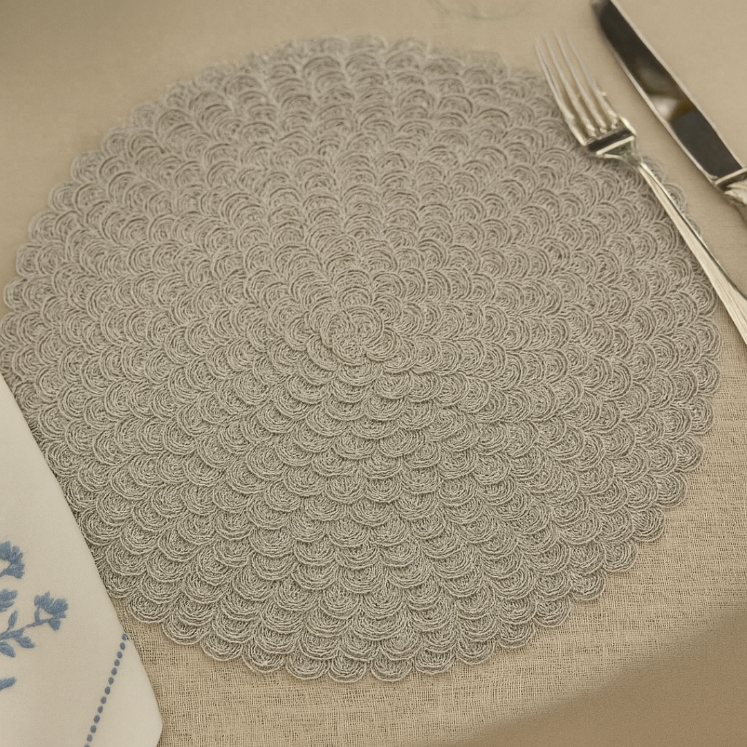 Jogo Americano Redondo Pétala Cinza 38cm