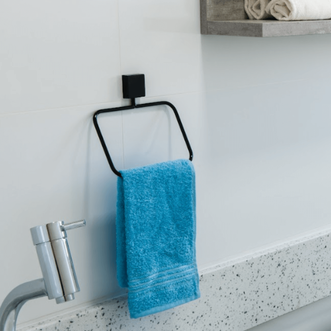 Toalheiro Argola Fixação Parafuso Preto 18cm