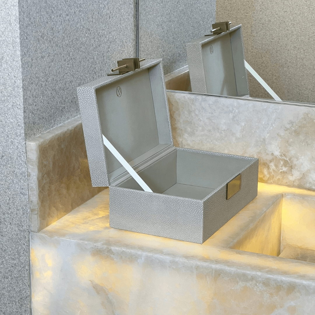 Caixa Decorativa em MDF e PU Cinza 25,5cm P