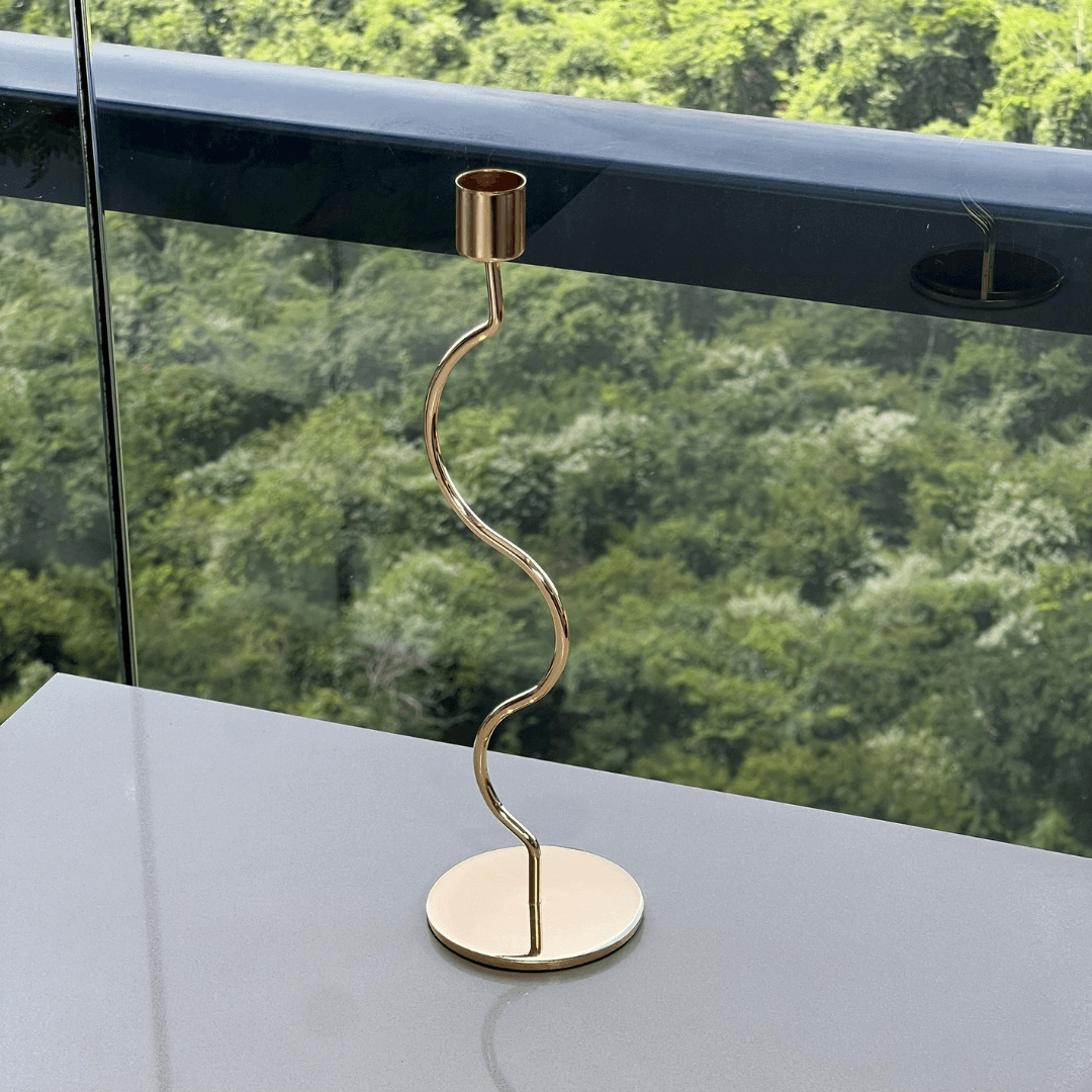 Castiçal em Metal Dourado 28,5cm G