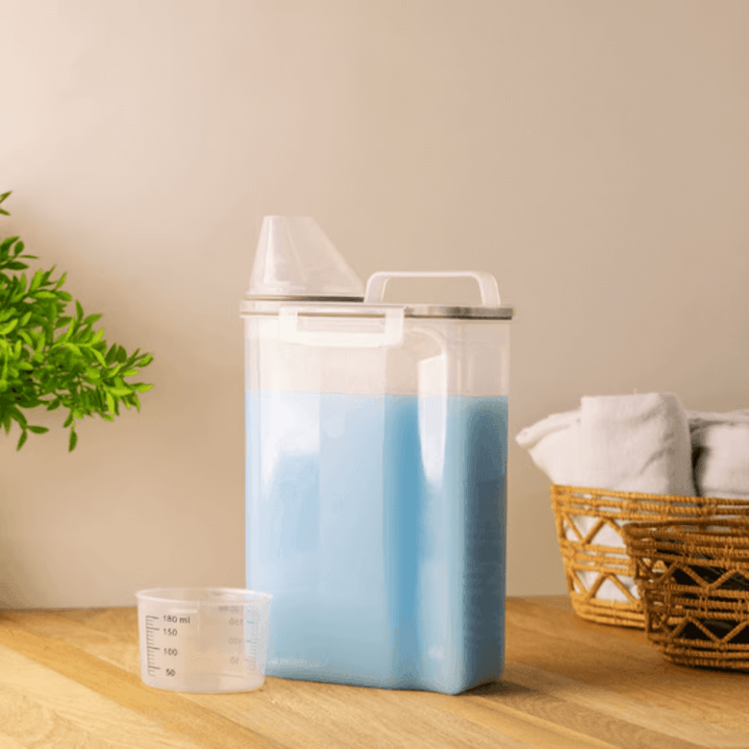 Pote Hermético Porta Mantimento com Copo Medidor de Plástico 2,5L