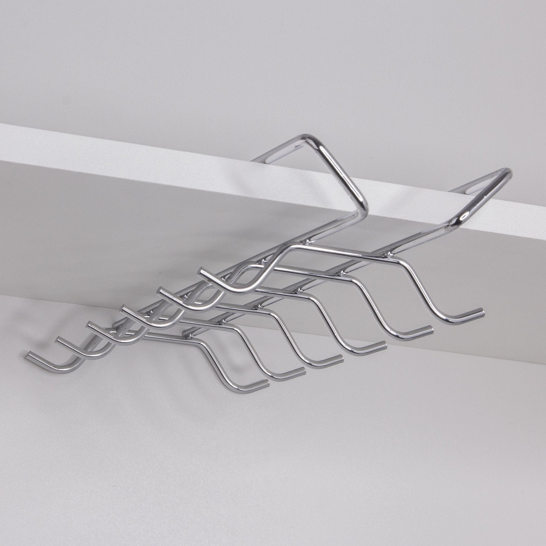 Suporte para Xícaras de Encaixar no Armário Cromado