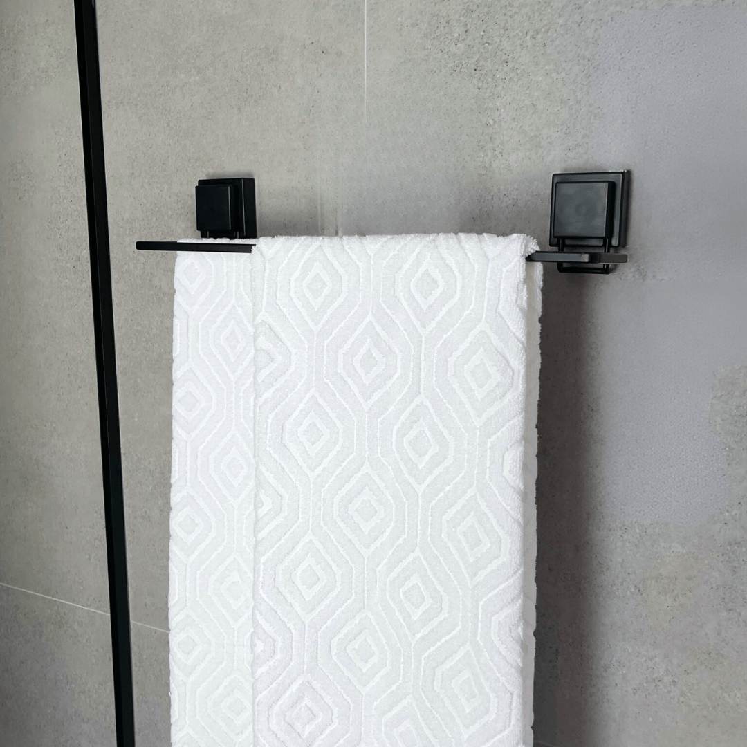 Toalheiro Duplo Preto Fosco com Ventosas de Alta Aderência 45cm