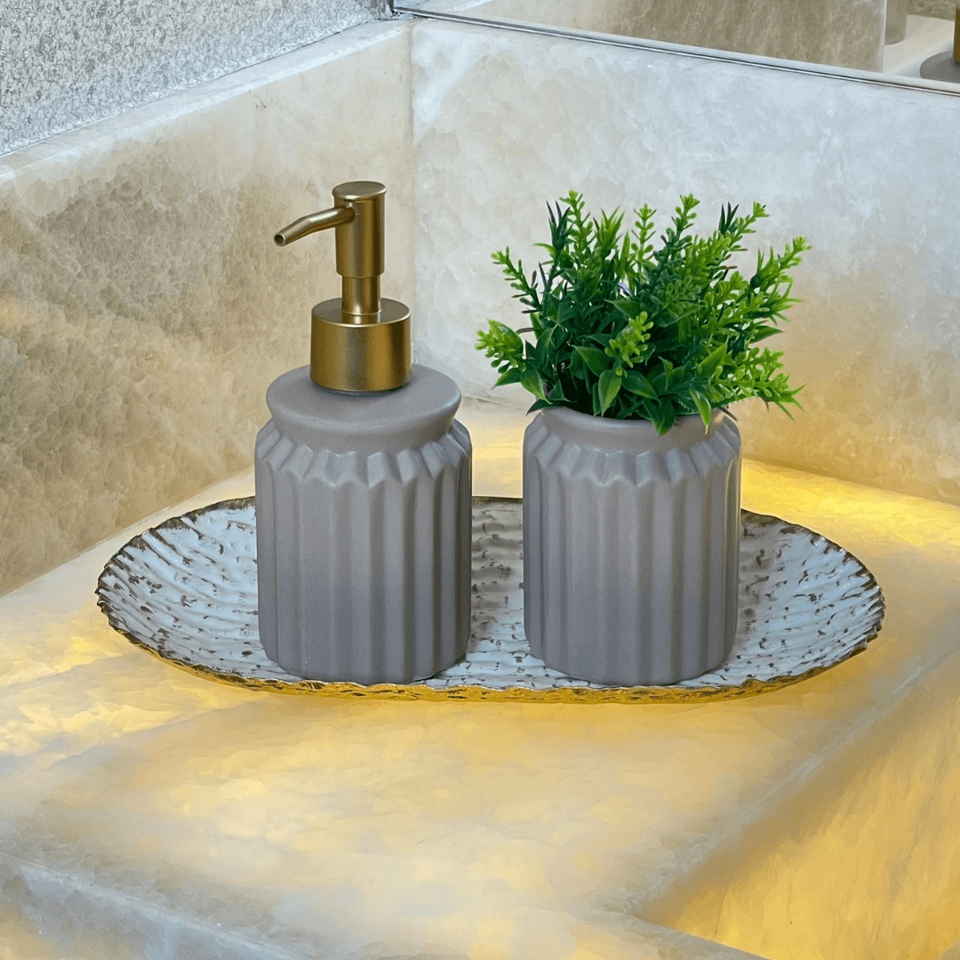 Bandeja em Metal Oval Off White 35cm M