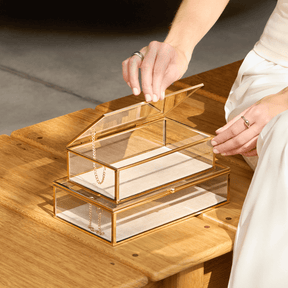 Caixa em Vidro com Metal Dourado e Linho 25cm G