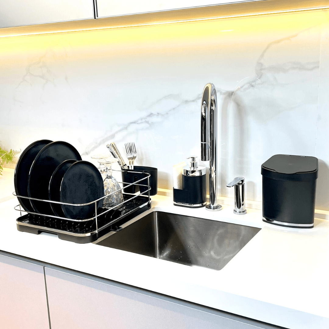 Escorredor de Louças Preto e Cromado