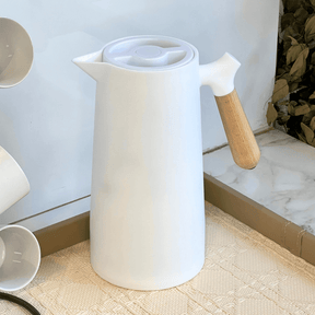 Garrafa Térmica Nórdica em Plástico com Cabo de Madeira Branca 1 Litro