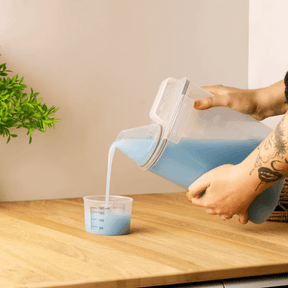 Pote Hermético Porta Mantimento com Copo Medidor de Plástico 2,5L