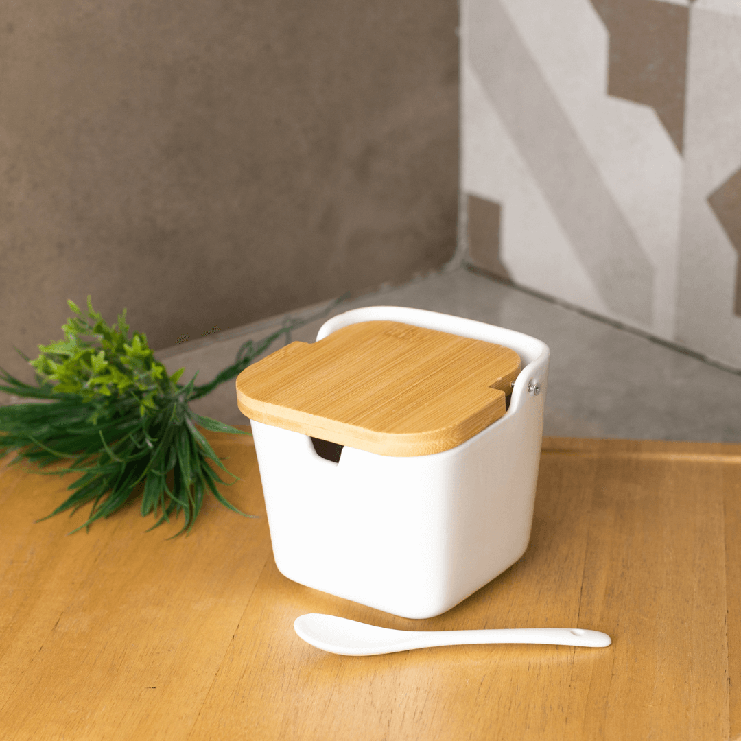 Saleiro de Mesa Ceramica com Tampa e Colher Branca 400ml